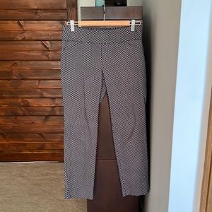 Charter Club petite pull on pant in navy and white pattern